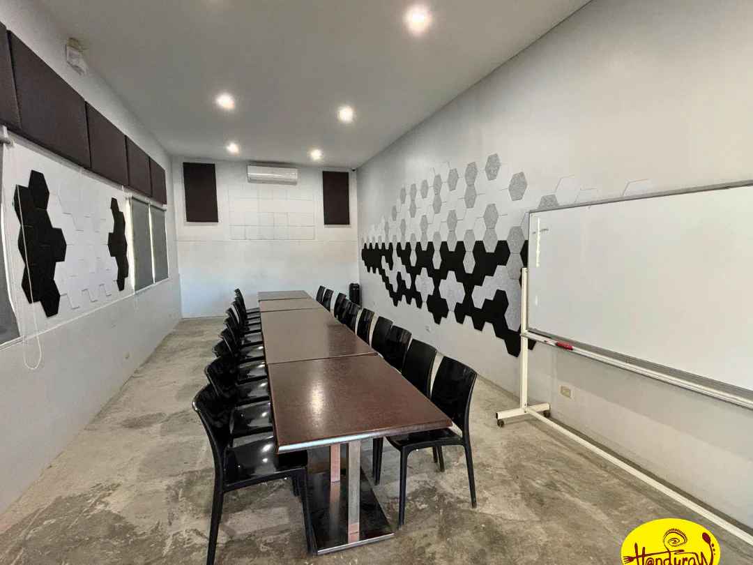 The Handuraw function room set up with a long dining table